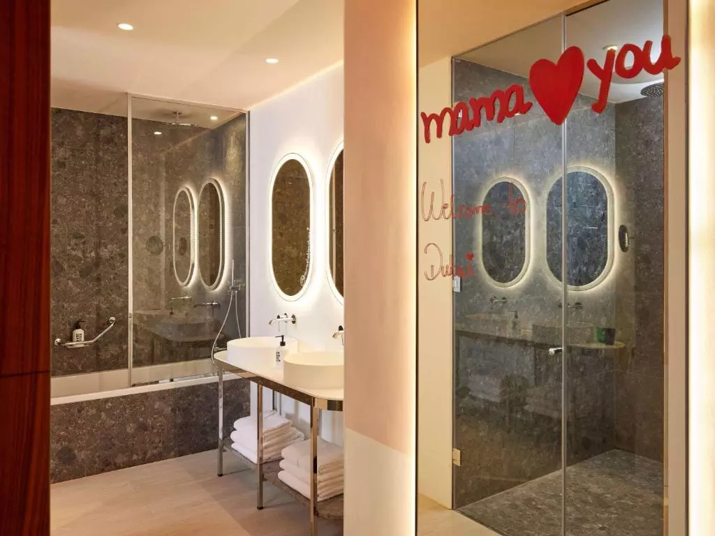 حمام هتل ماما شلتر